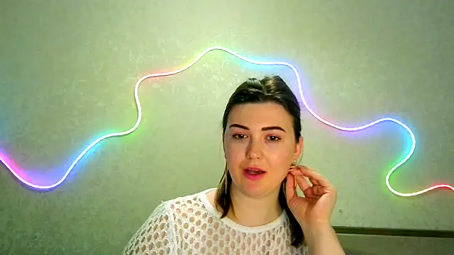 Snapshot of SeductiveTati chatting on 04.21.26 SeductiveTati online show from 04.21.26