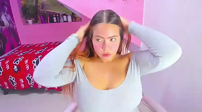 Snapshot of marcellaa303av chatting on 01.14.25 marcellaa303av online show from 01.14.25