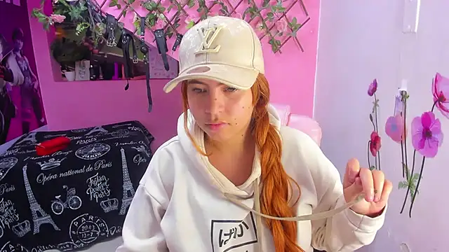 Snapshot of marcellaa303av chatting on 09.16.25 marcellaa303av online show from 09.16.25