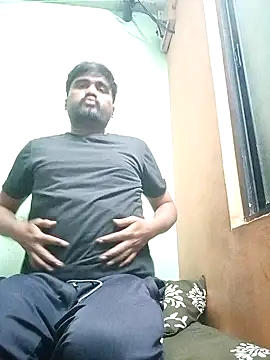 Snapshot of IamKire chatting on 12.16.24 IamKire online show from 12.16.24