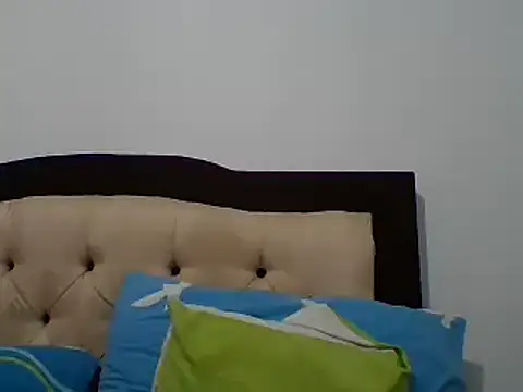 ScarletGlow1 online show from 11.25.25