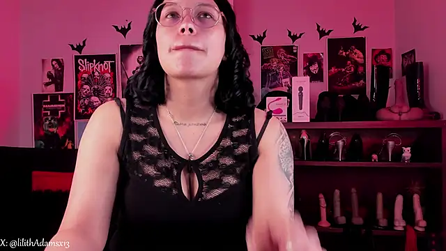 Snapshot of lilith-deveraux chatting on 03.10.26 lilith-deveraux online show from 03.10.26