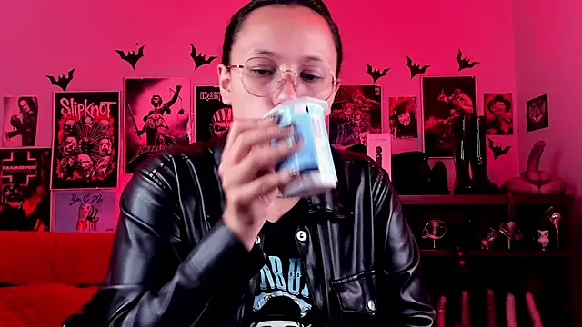 Snapshot of lilith-deveraux chatting on 04.09.26 lilith-deveraux online show from 04.09.26