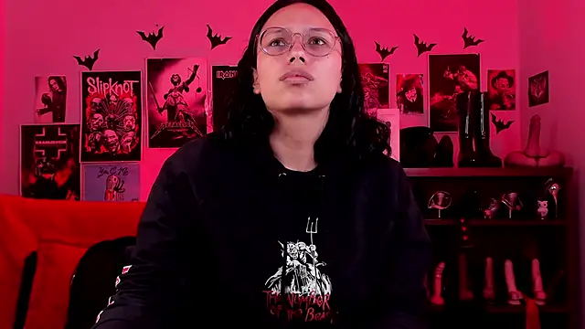 Snapshot of lilith-deveraux chatting on 04.13.26 lilith-deveraux online show from 04.13.26