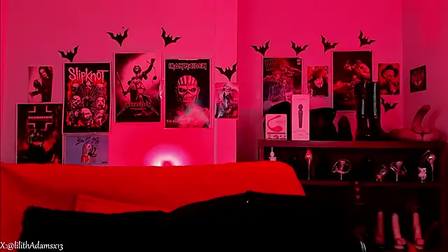 Snapshot of lilith-deveraux chatting on 04.15.26 lilith-deveraux online show from 04.15.26