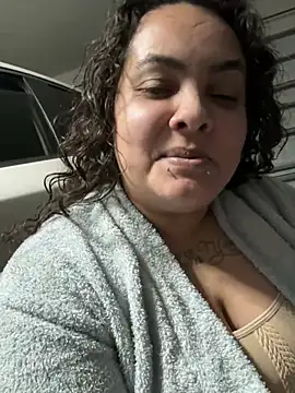 Snapshot of DatBishYouMiss chatting on 01.23.25 DatBishYouMiss online show from 01.23.25