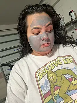 Snapshot of DatBishYouMiss chatting on 01.30.25 DatBishYouMiss online show from 01.30.25