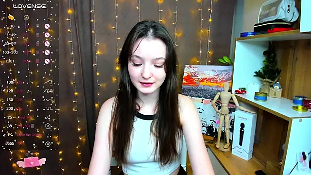 Snapshot of Fairyy_Moon chatting on 12.16.24 Fairyy Moon online show from 12.16.24