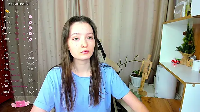 Snapshot of Fairyy_Moon chatting on 01.15.25 Fairyy Moon online show from 01.15.25