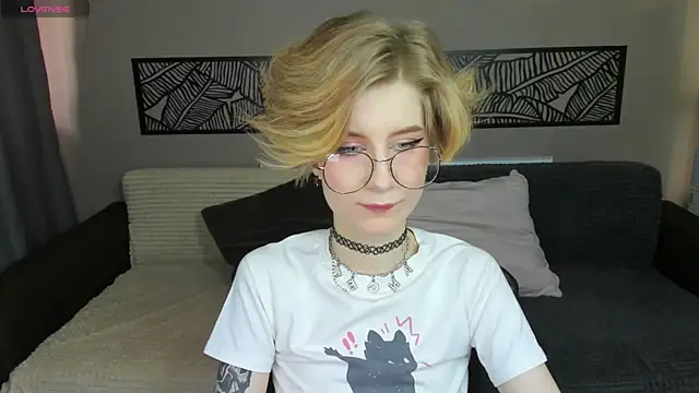 Snapshot of Angel_Jules chatting on 03.20.25 Angel Jules online show from 03.20.25