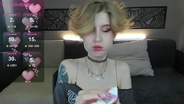 Snapshot of Angel_Jules chatting on 03.22.25 Angel Jules online show from 03.22.25