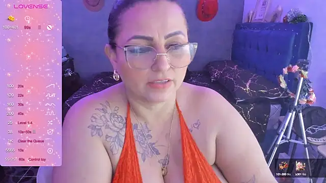 Snapshot of Ivonnee__ chatting on 12.22.24 Ivonnee   online show from 12.22.24