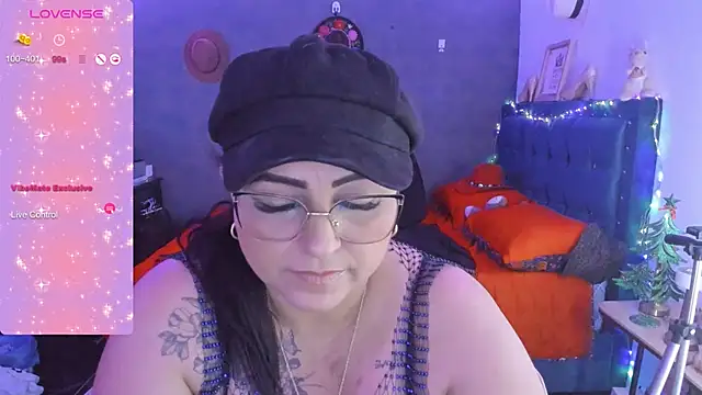 Snapshot of Ivonnee__ chatting on 12.29.24 Ivonnee   online show from 12.29.24