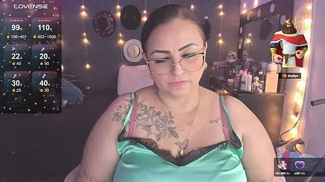 Snapshot of Ivonnee__ chatting on 02.18.25 Ivonnee   online show from 02.18.25