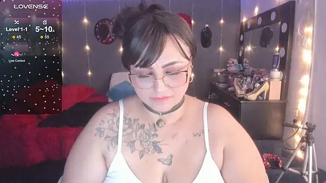 Snapshot of Ivonnee__ chatting on 03.12.25 Ivonnee   online show from 03.12.25