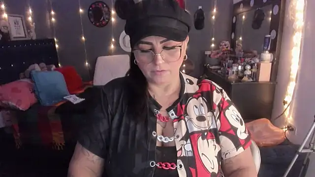 Snapshot of Ivonnee__ chatting on 03.16.25 Ivonnee   online show from 03.16.25