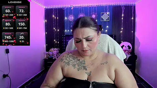 Snapshot of Ivonnee__ chatting on 04.30.26 Ivonnee online show from 04.30.26