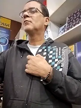 Snapshot of barboza991 chatting on 10.31.25 barboza991 online show from 10.31.25