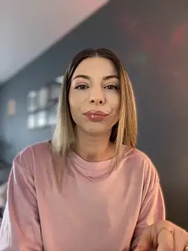 Mia Ethan online show from 04.03.26