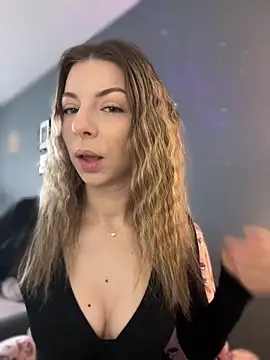 Mia Ethan online show from 04.07.26