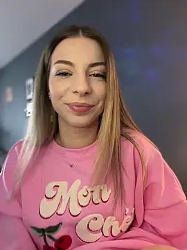 Mia Ethan online show from 04.21.26