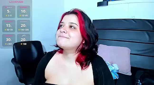 Snapshot of _ValeryStone_ chatting on 01.07.25 ValeryStone online show from 01.07.25