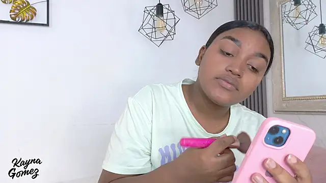 kayna gomez online show from 12.21.25