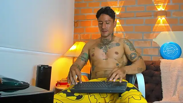 Snapshot of Dylanstonne chatting on 02.25.25 Dylanstonne online show from 02.25.25