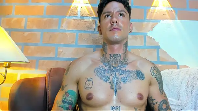 Snapshot of Dylanstonne chatting on 03.02.25 Dylanstonne online show from 03.02.25