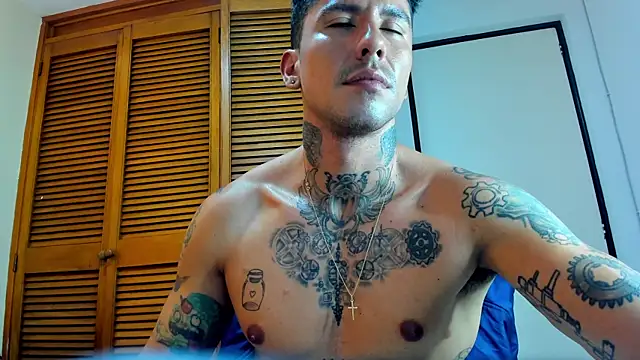 Snapshot of Dylanstonne chatting on 03.18.25 Dylanstonne online show from 03.18.25