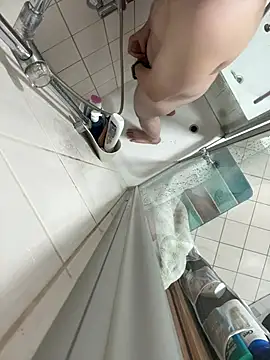 Snapshot of kareem0010 chatting on 02.08.25 kareem0010 online show from 02.08.25