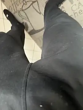 Snapshot of kareem0010 chatting on 02.23.25 kareem0010 online show from 02.23.25