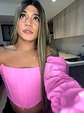 Snapshot of selfsuck_trans chatting on 12.04.24 selfsuck trans online show from 12.04.24