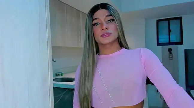 Snapshot of selfsuck_trans chatting on 12.07.24 selfsuck trans online show from 12.07.24