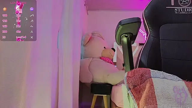 Laylafoxy tay online show from 02.04.26