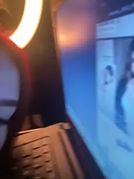 Im Valen Cute online show from 02.03.25