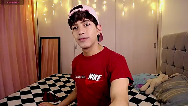 Snapshot of teobowny_ chatting on 12.12.24 teobowny online show from 12.12.24