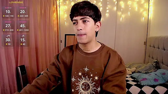 Snapshot of teobowny_ chatting on 12.13.24 teobowny online show from 12.13.24