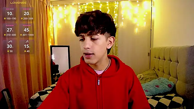 Snapshot of teobowny_ chatting on 12.30.24 teobowny online show from 12.30.24