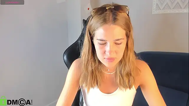 Jennifer Wadee online show from 06.09.26
