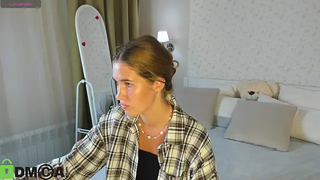 Jennifer Wadee online show from 08.02.26