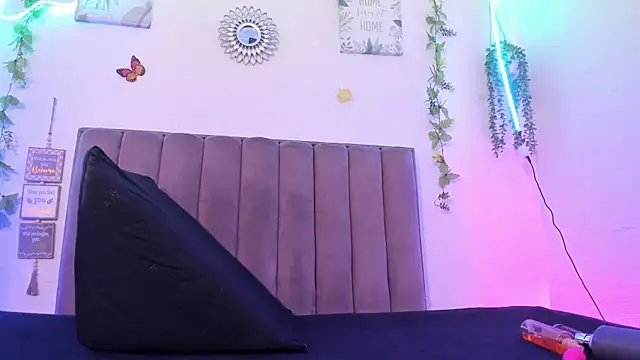 DeisyHarper online show from 10.30.25