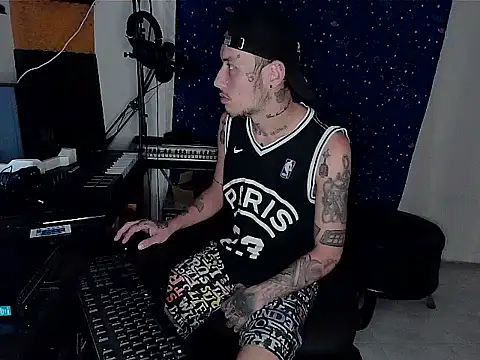 Snapshot of patrik_tattoo_ chatting on 12.06.24 patrik tattoo online show from 12.06.24