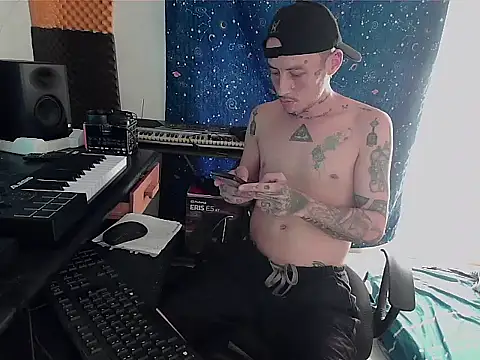 Snapshot of patrik_tattoo_ chatting on 01.06.25 patrik tattoo online show from 01.06.25