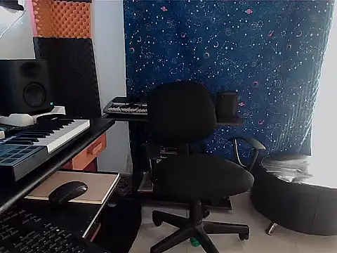 Snapshot of patrik_tattoo_ chatting on 01.25.25 patrik tattoo online show from 01.25.25