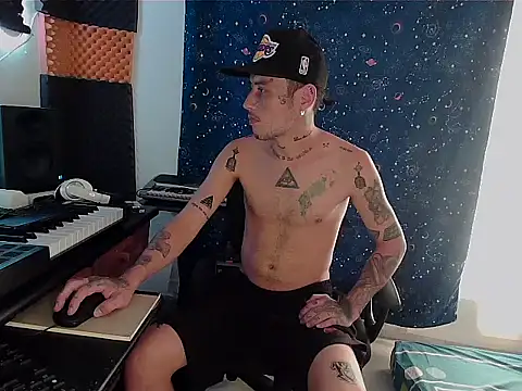 Snapshot of patrik_tattoo_ chatting on 01.26.25 patrik tattoo online show from 01.26.25