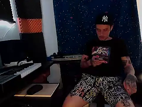 Snapshot of patrik_tattoo_ chatting on 02.05.25 patrik tattoo online show from 02.05.25