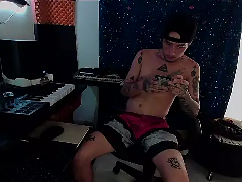 Snapshot of patrik_tattoo_ chatting on 02.21.25 patrik tattoo online show from 02.21.25