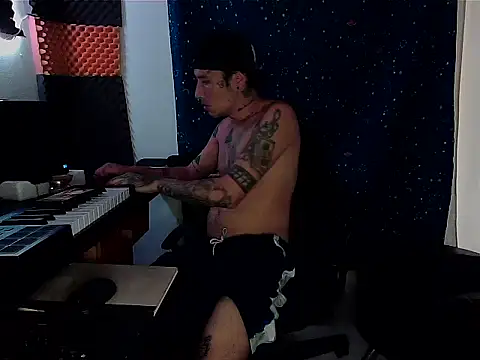 Snapshot of patrik_tattoo_ chatting on 02.25.25 patrik tattoo online show from 02.25.25