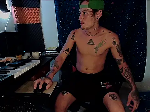 Snapshot of patrik_tattoo_ chatting on 03.02.25 patrik tattoo online show from 03.02.25